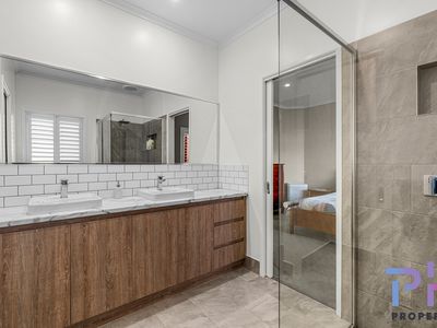 34 Daniel Drive, Golden Square