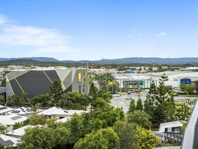 5609 / 5 Harbour Side Court, Biggera Waters