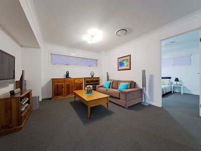 2 Foxwood Circuit, Wakerley