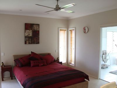 4 / 3 Coastal View Drive, Tallwoods Village