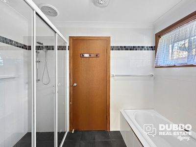 8 Edinburgh Avenue, Dubbo
