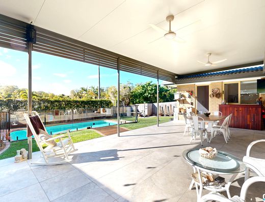 The Complete Package - Renovated, Pool & Caravan Parking image 16