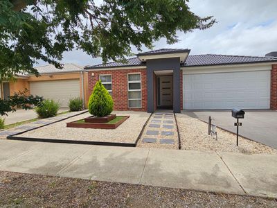 13 Manning Circuit, Tarneit