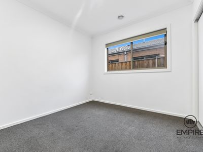 11 Whispering Way, Clyde North