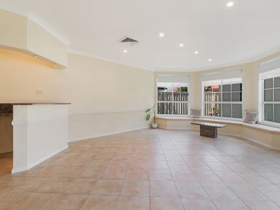 64 Greenway Drive, West Hoxton