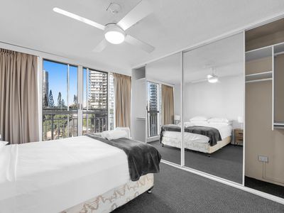 2c / 2 Riverview Parade, Surfers Paradise
