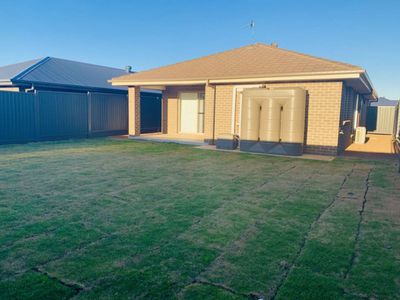 16 Bradford Circuit, Dubbo