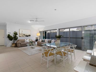 24 24 Barrington Crescent, Wakerley