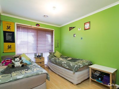 27 Rachel Drive, Cranbourne North