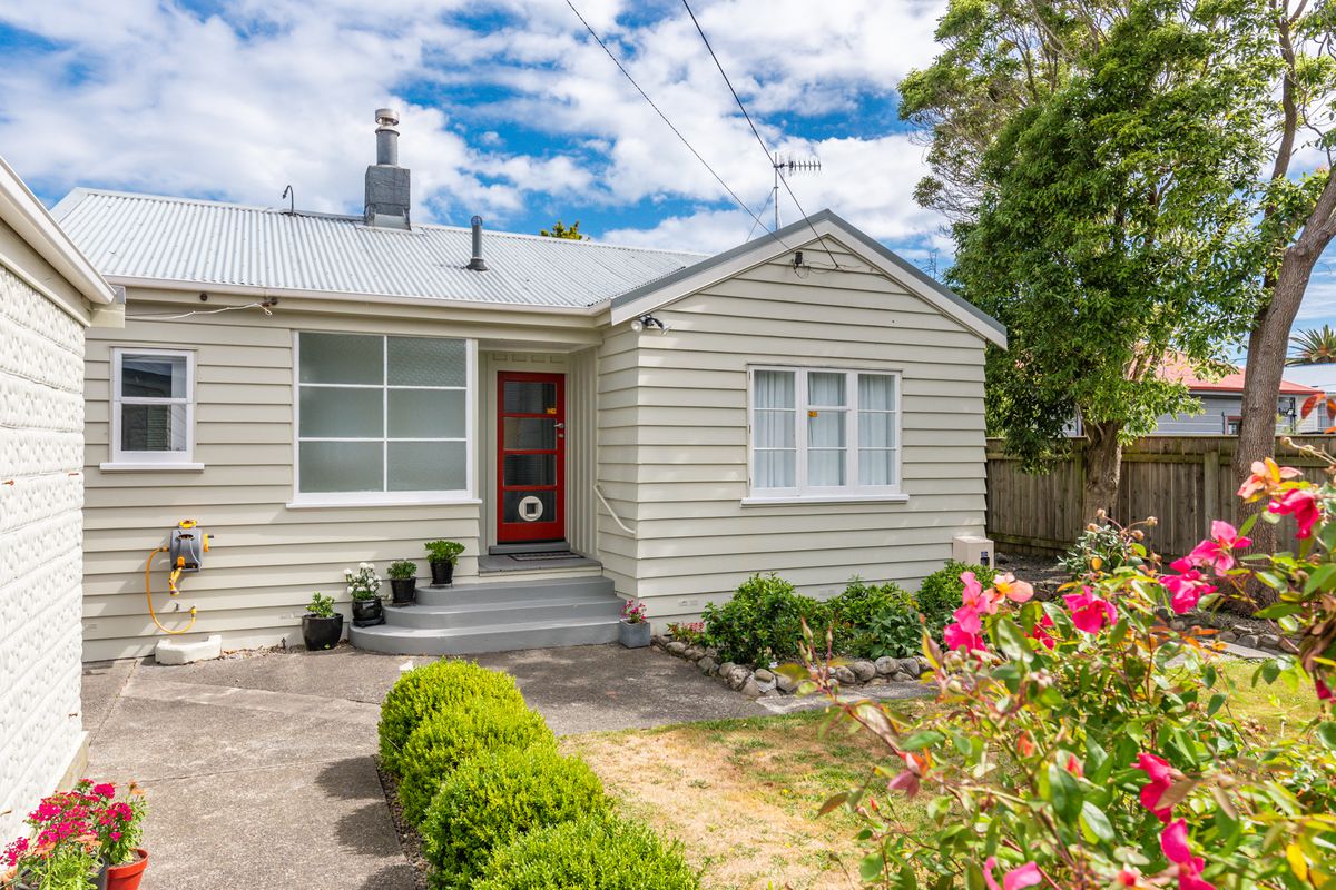 25 Golf Road, Paraparaumu Beach