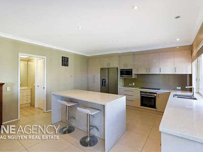 12 Vantage Close, Belmont
