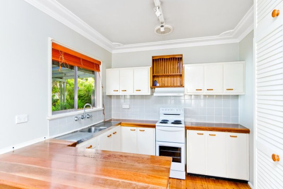 12 Lock Avenue, Springfield