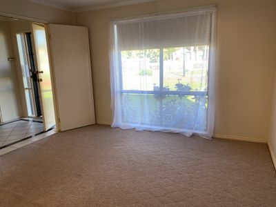 10 Betty Court, Lara