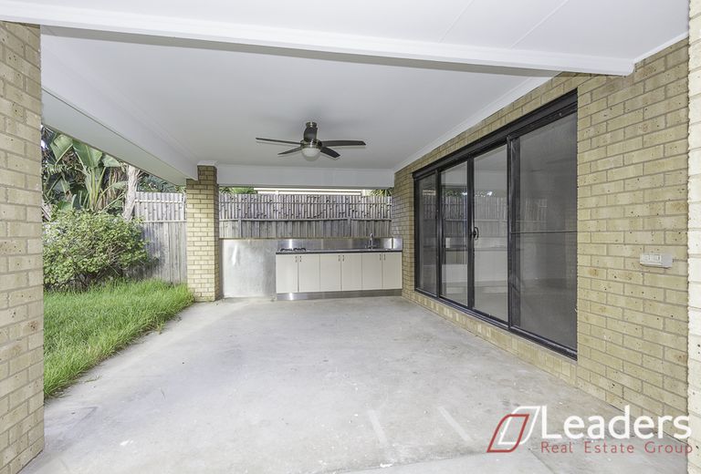 7 Waterstone Cove, Sanctuary Lakes