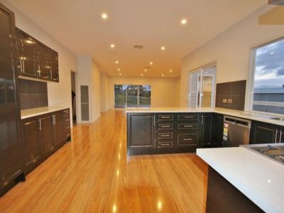 123 Oaksford Drive, Mansfield