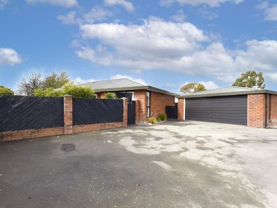 2 Edwins Way, Burwood