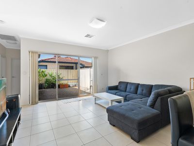 5 / 9 Barfield Road, Hammond Park