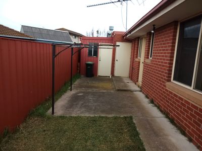 2 / 1 Narebar Street, Bell Park
