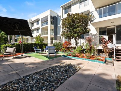 513 / 66 Sickle Avenue, Hope Island