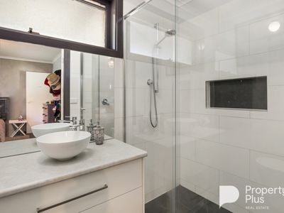 27 Mennens Lane, Harcourt North