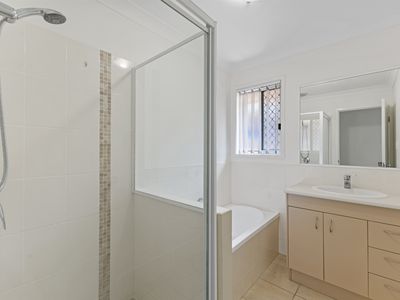 2 Coffey Court, Beachmere