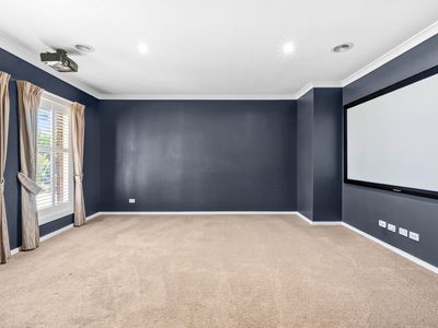 128 Laurimar Boulevard, Doreen