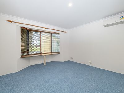 22 Mary Mackillop Glen, Queens Park