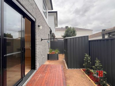 8B Norma Court, Avondale Heights
