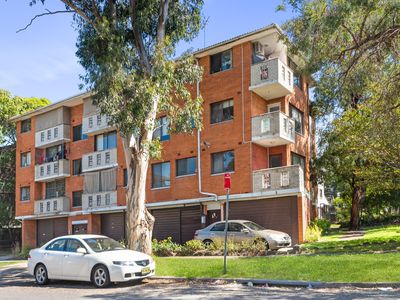 12 / 32 Remembrance Avenue, Warwick Farm