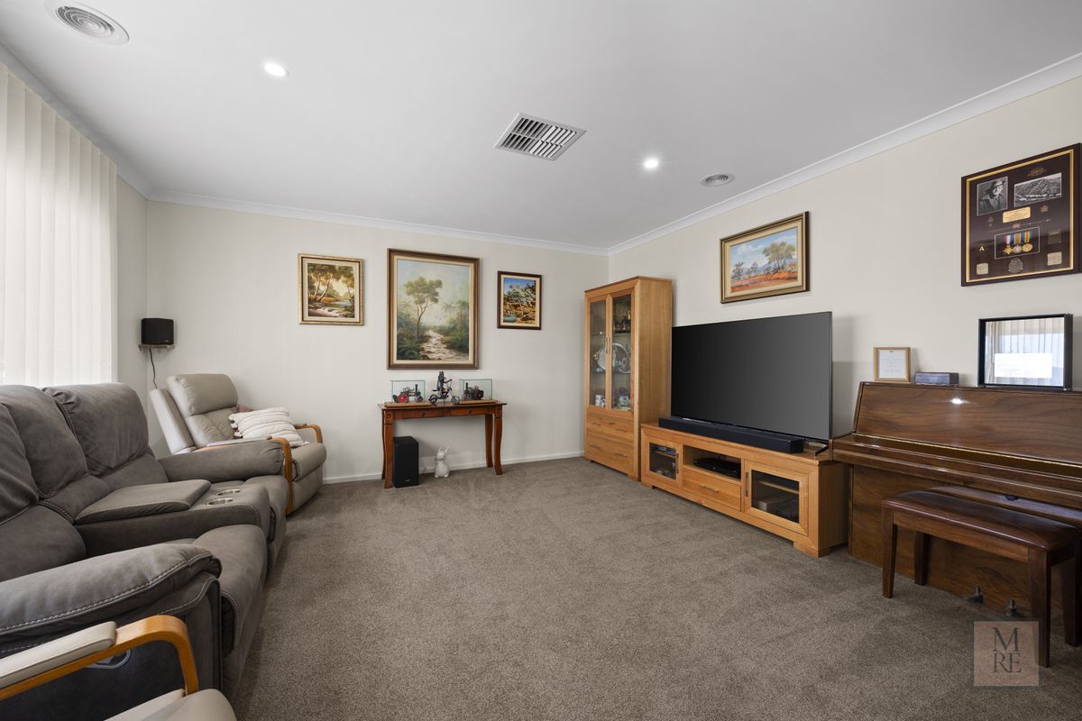 24 Lomandra Way, Mansfield