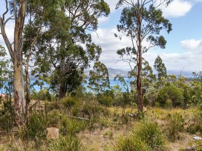 82 Scarrs Road, Garden Island Creek