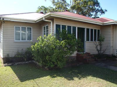 28 River Road, Dinmore