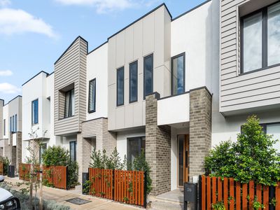 26 Graduation Parade, Taperoo