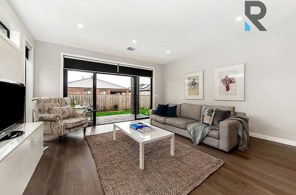 12 Montenegro Road, Greenvale
