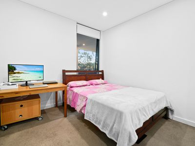 A206 / 37-39  Loftus Crescent, Homebush