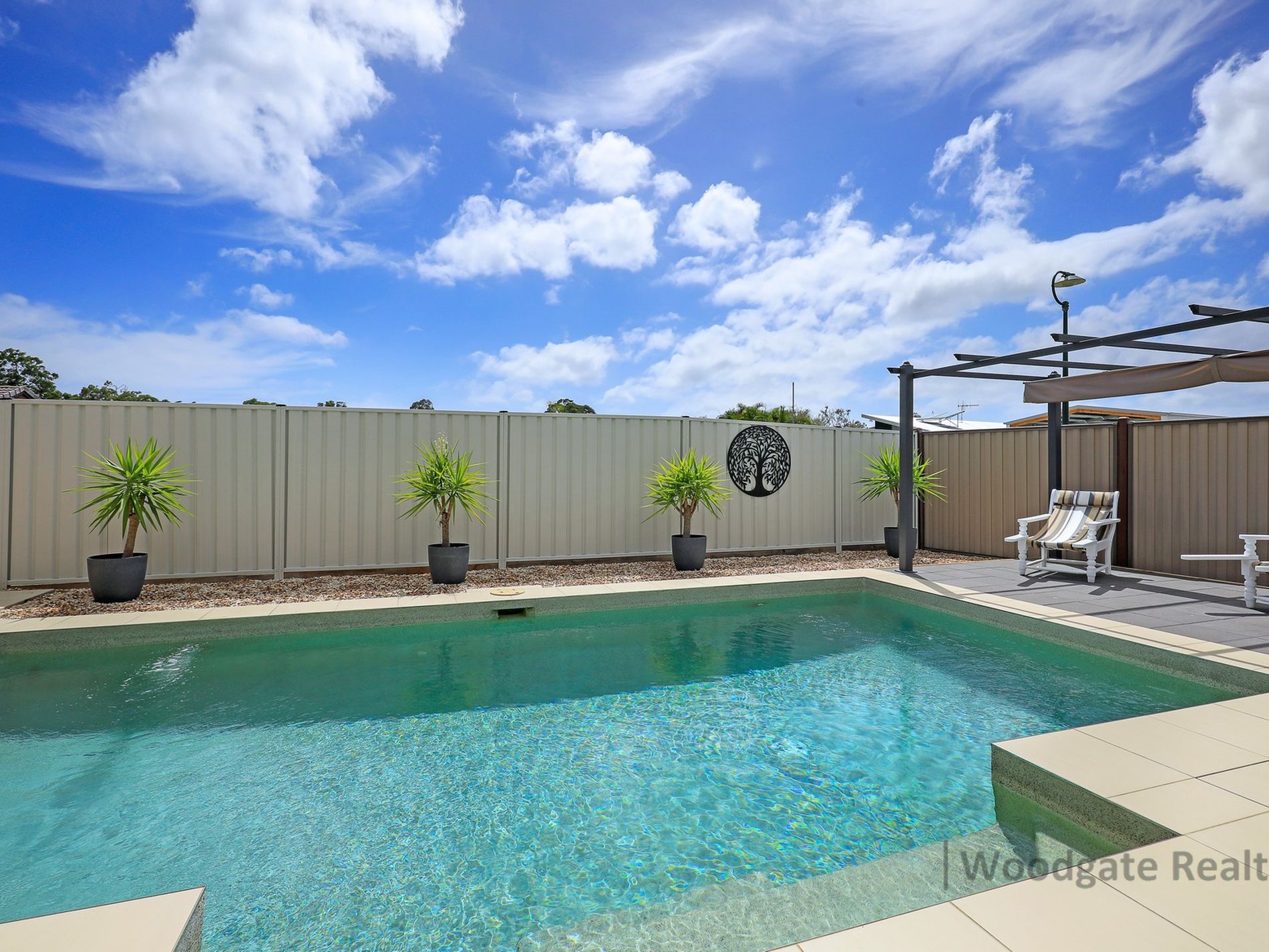 9 Sunset Avenue, Woodgate