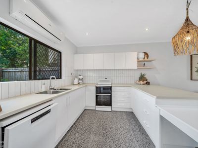 2 / 28 Mimosa Street, Holloways Beach