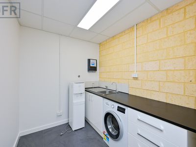 5 / 437 Yangebup Road, Cockburn Central