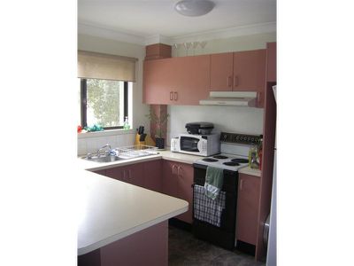 2 / 2-4 Hindmarsh Avenue, Wollongong