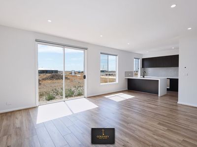 8 Beveridge Circuit, Armstrong Creek