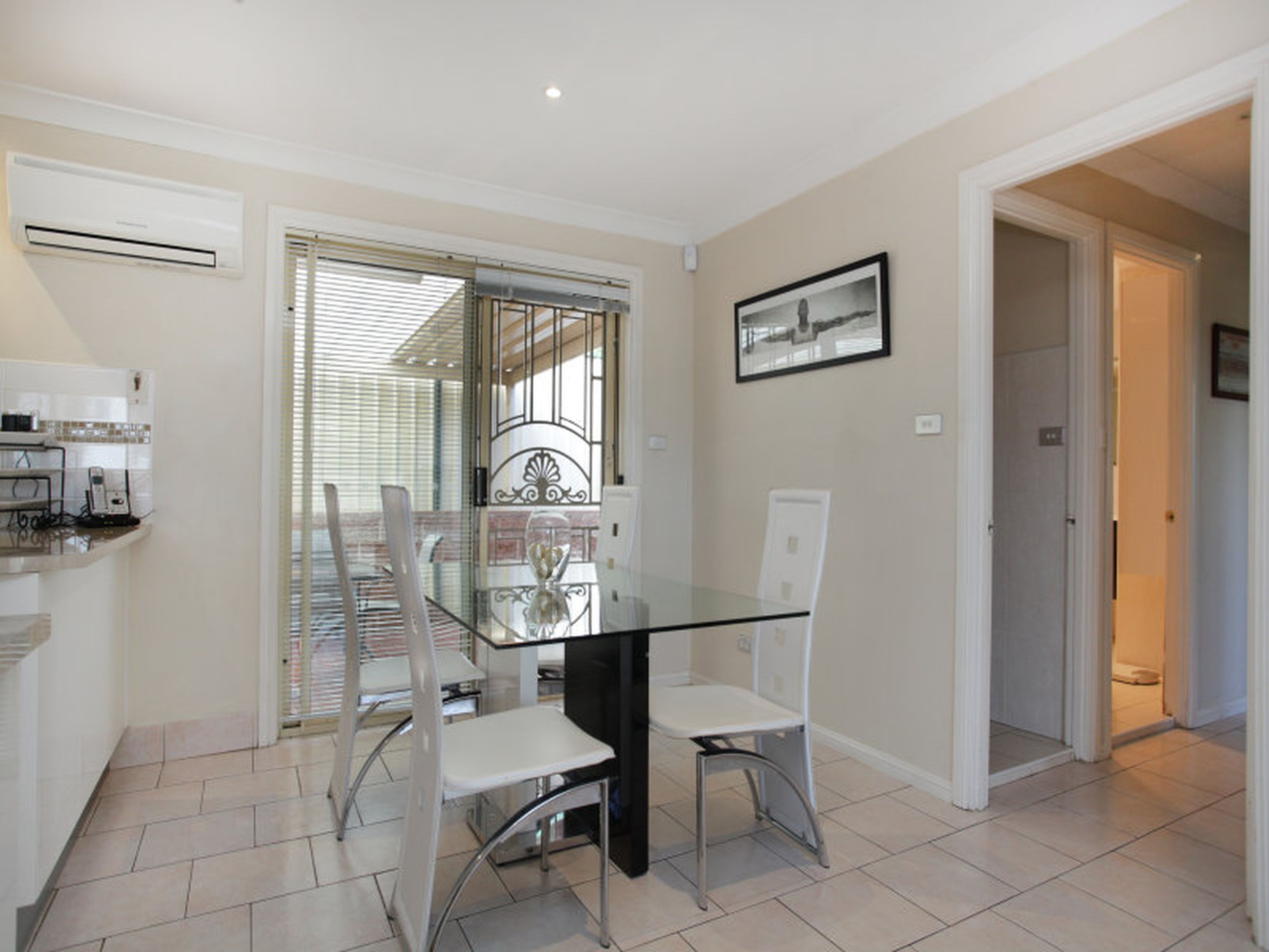 1 Barronfield Drive, GLENMORE PARK