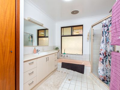4 Leake Court, Leschenault