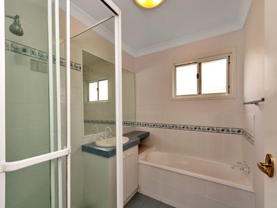 11 Skinner Crescent, Silkstone