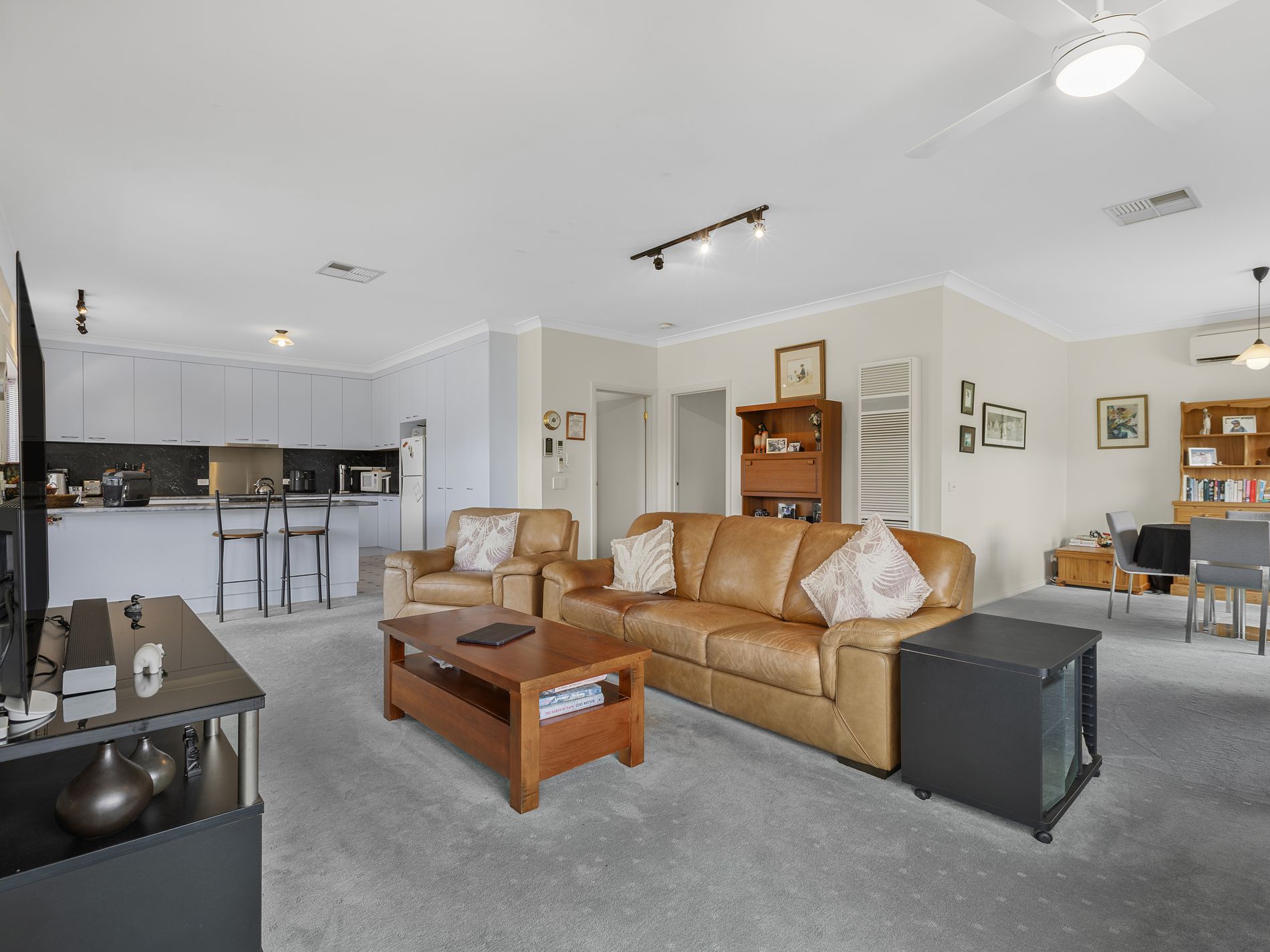 6 Charles Street, Tawonga