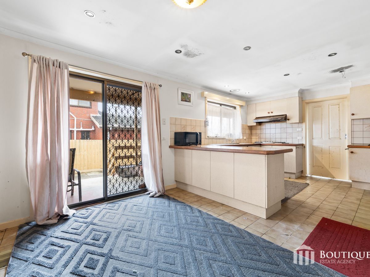 104 Bellbrook Drive, Dandenong North