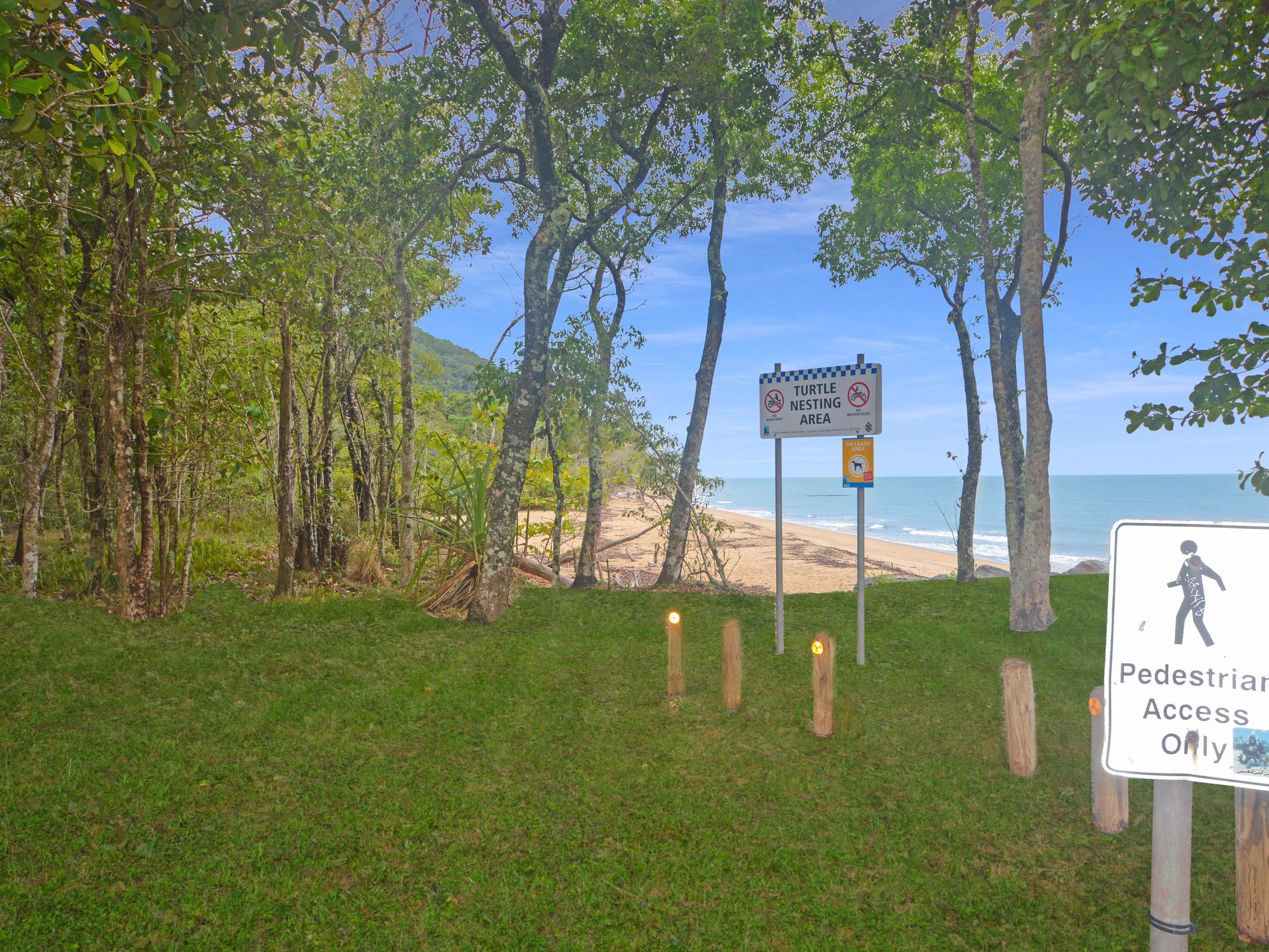 8 FELDT STREET, Flying Fish Point