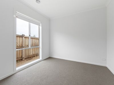 24 Urquhart Road, Tarneit