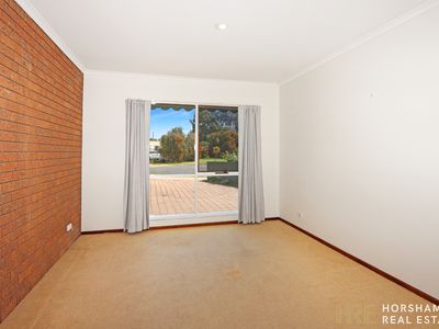 1 Hoskin Court, Horsham