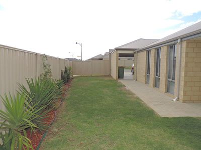 22 Geographe Bay Pass, Secret Harbour