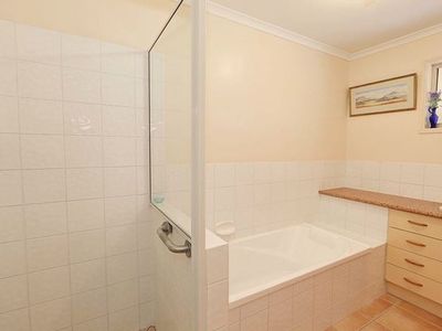 27 Coral Sea Dr, Woodgate